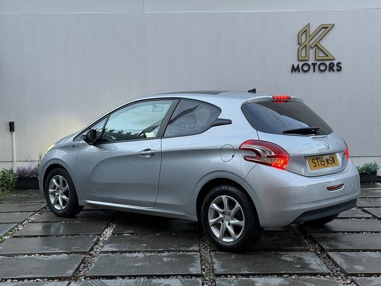 2015 Peugeot 208 1.2 VTi Style 3dr HATCHBACK PETROL Manual