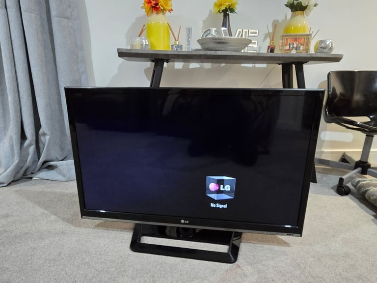 LG LCD TV screen for sale
