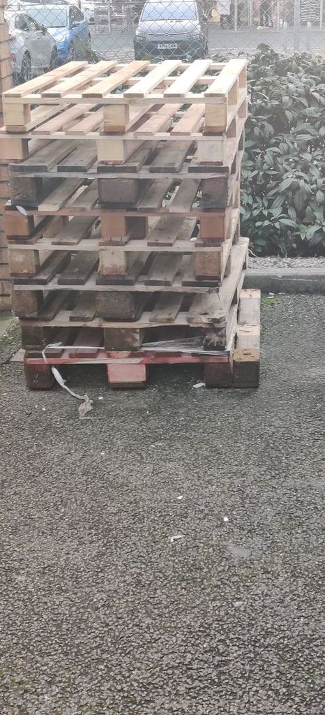 image for 8 euro pallets 