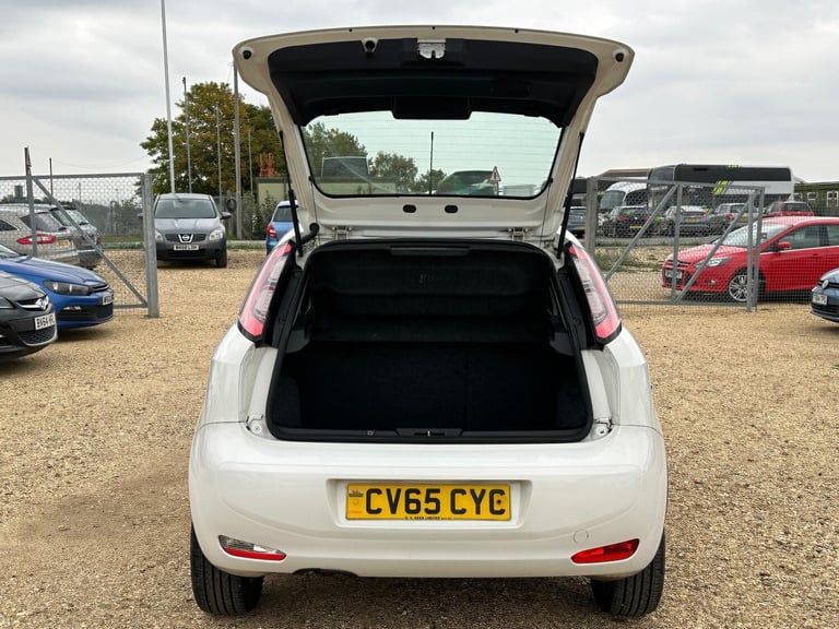 2015 Fiat Punto 1.2 Easy + Euro 6 3dr HATCHBACK Petrol Manual