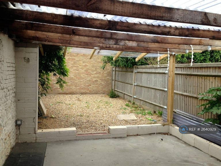 2 bedroom flat in Station Road, Portslade, BN41 (2 bed) (#2640929)