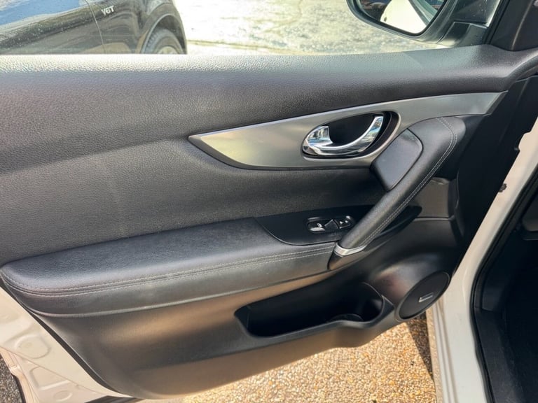 2017 Nissan Qashqai 1.5 dCi Tekna SUV 5dr Diesel Manual Euro 6 (s/s) (110 ps) HATCHBACK Diesel Ma...
