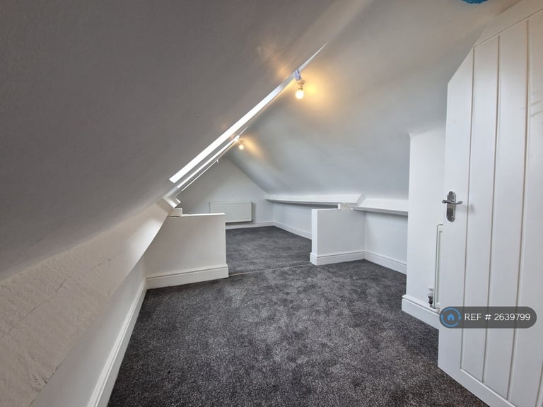 2 bedroom flat in Smisby Road, Ashby-De-La-Zouch, LE65 (2 bed) (#2639799)