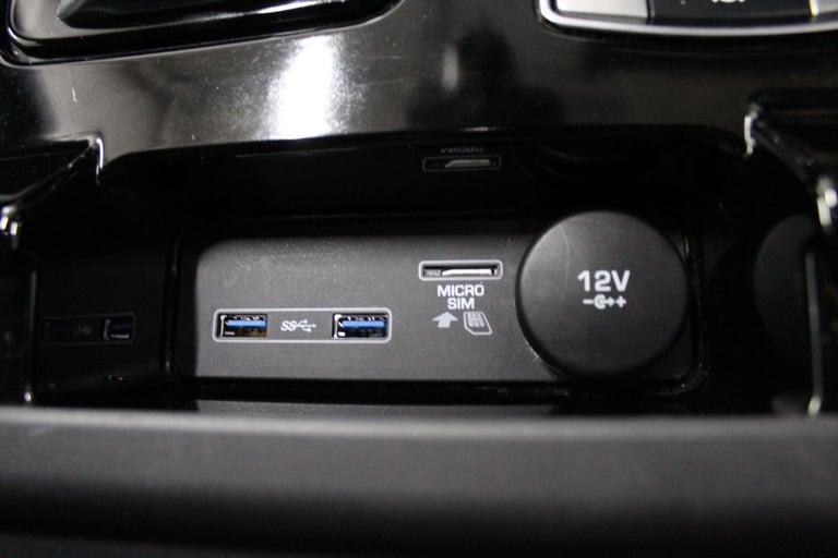 2019 Land Rover Discovery 3.0 SD V6 HSE Luxury Auto 4WD Euro 6 (s/s) 5dr ESTATE Diesel Automatic