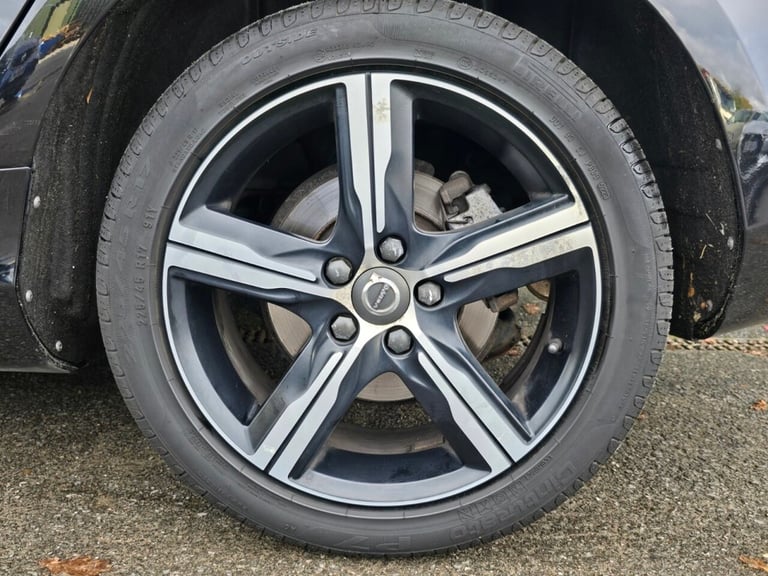 2017 Volvo V40 2.0 D2 R-Design Nav Plus Hatchback 5dr Diesel Manual Euro 6 (s/s) (120 ps) Hatchba...