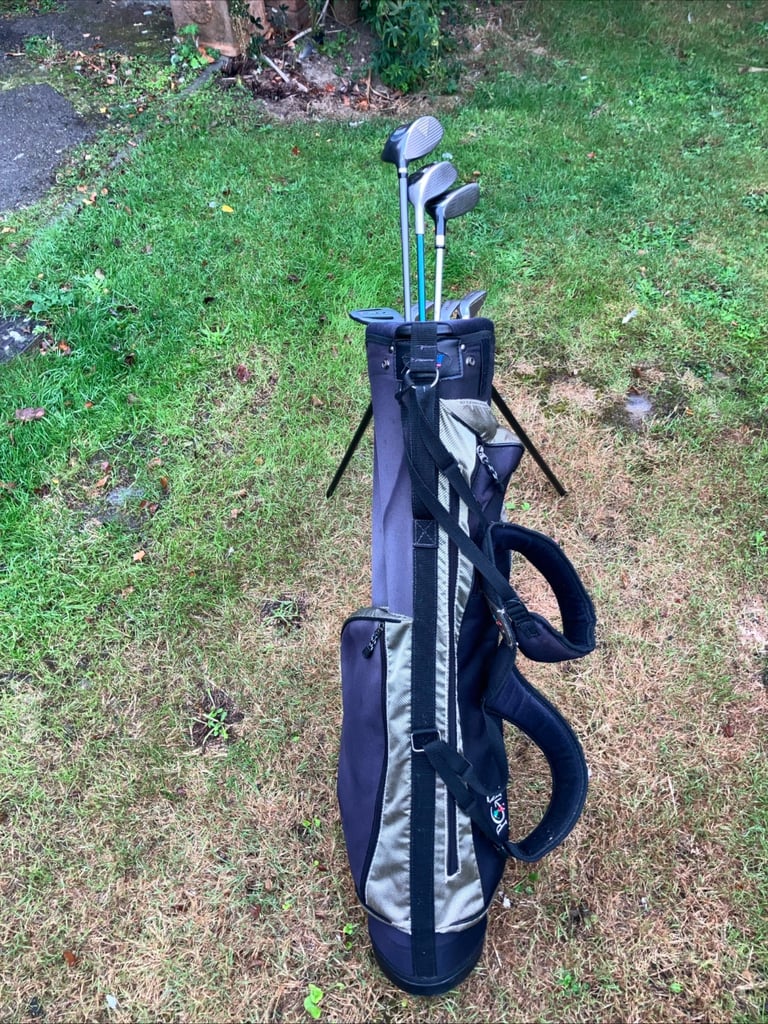 Ladies Golf Club Half Set 3-5 Woods Hybrid 7-9 Iron Sw Putter PGA Stand Bag 