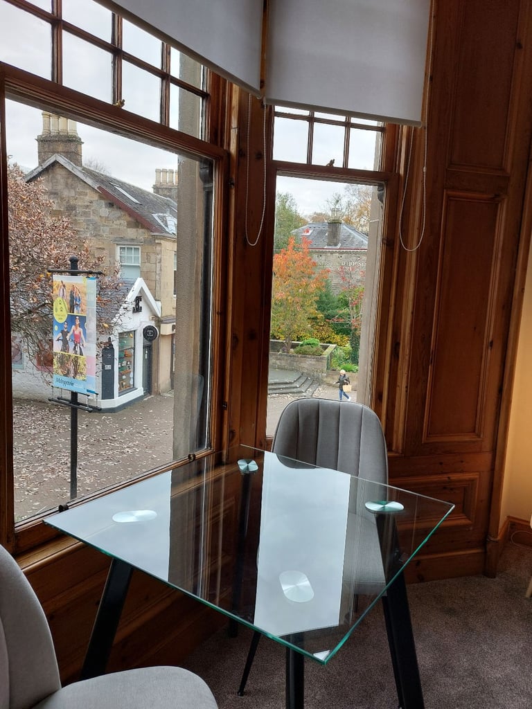 2 Bedroom Fully Furnished Flat to rent in Milngavie 