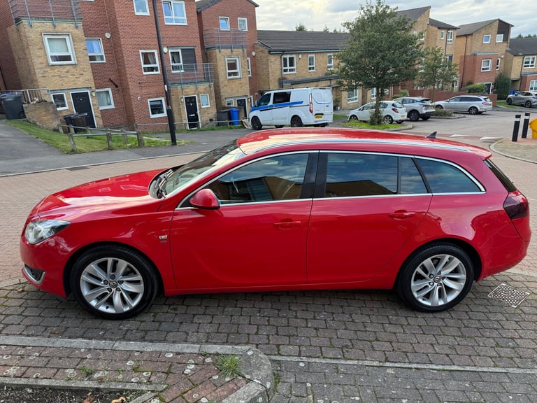 VAUXHALL INSIGNIA Tourer (ELITE NAV) 2.0 diesel, Estate, Full Service History- Timing belt replaced