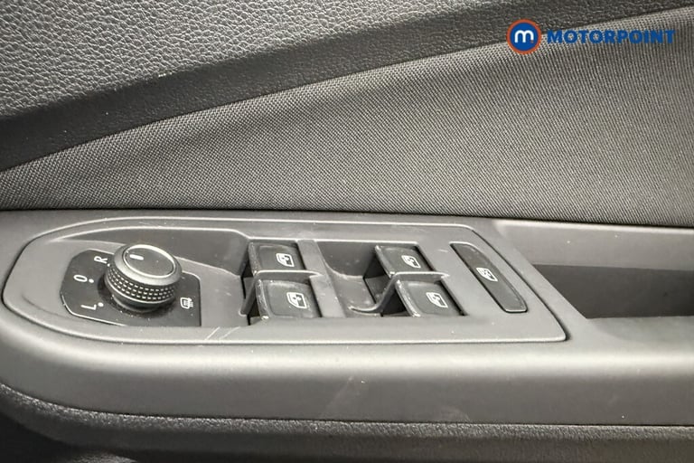 2021 Volkswagen Golf 1.5 eTSI 150 Life 5dr DSG Hatchback Petrol Automatic