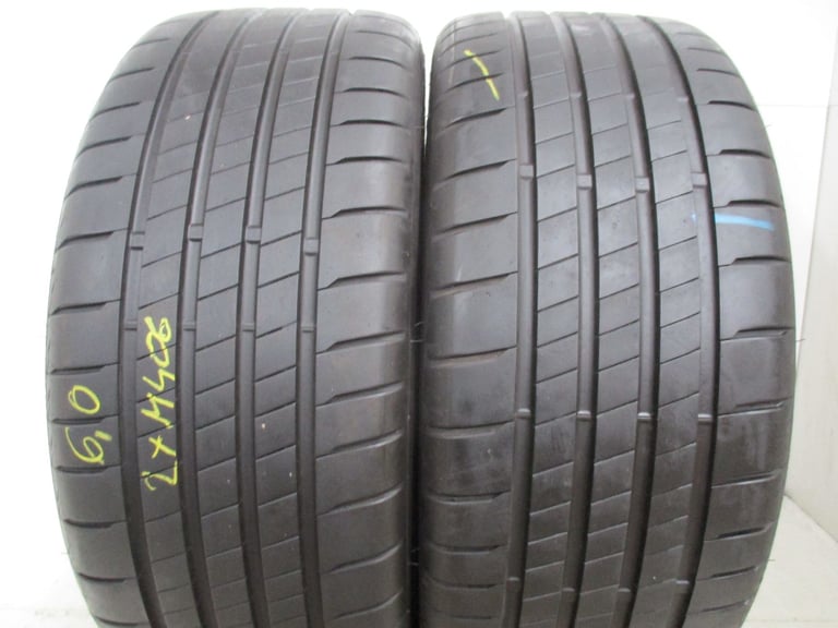 M406  2X 225/40/18 92Y BRIDGESTONE POTENZA S005 XL 2X 6MM TREAD DOT 3121 0922