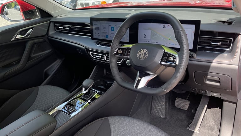 2024 MG HS Plug-in Hybrid 1.5 T-gdi Phev SE Au Hybrid