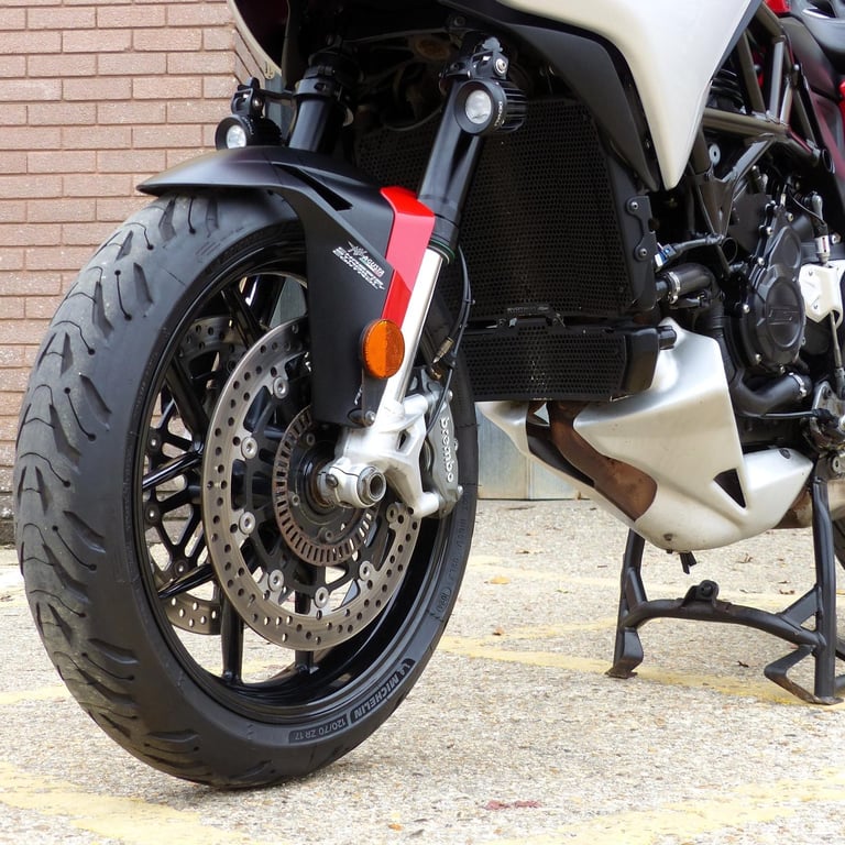 2018 MV AGUSTA TURISMO VELOCE 800 LUSSO – STUNNING, FSH, EXCELLENT CONDITION