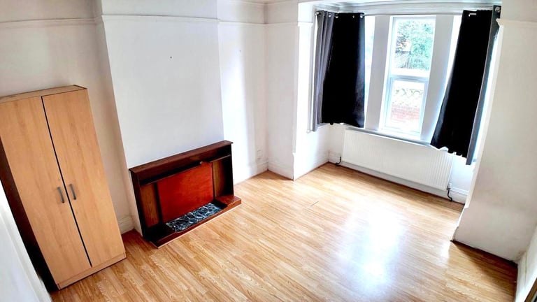 (Not a studio)Double room including bills for single occupancy Postcode LU3 1DJ