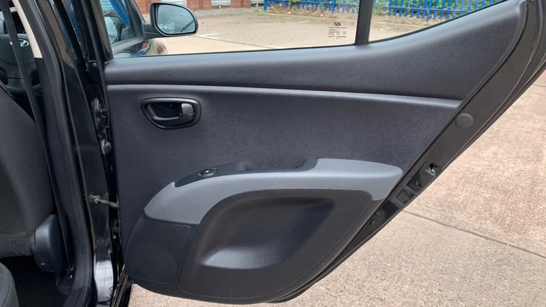 HYUNDAI i10 ACTIVE 5 DOOR HATCHBACK MANUAL ULEZ £20 ROAD TAX