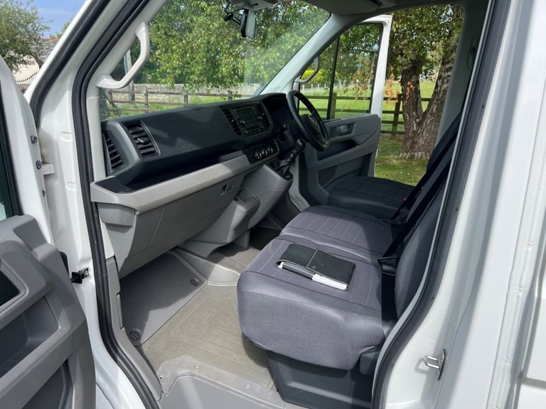 VOLKSWAGEN CRAFTER CR35 2.0 TDI 140PS FWD STARTLINE BOX VAN 21 REG 49,000 MILES