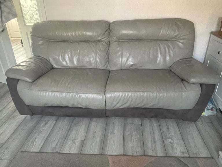 3 seater recliner sofa