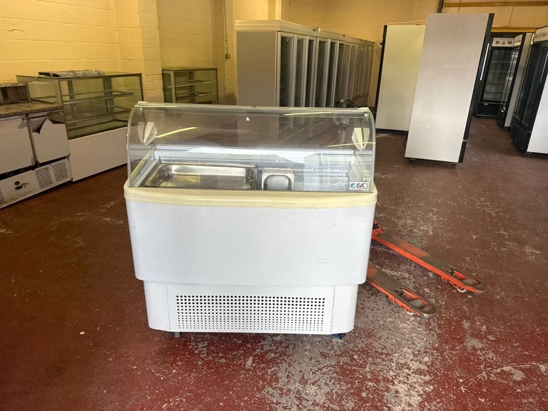 Commercial fridge 