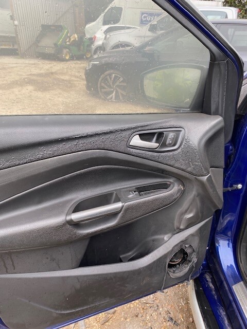 2017 Ford Kuga 2.0 TDCi ST-Line 5dr 2WD DAMAGED REPAIRABLE SALVAGE HATCHBACK Diesel Manual