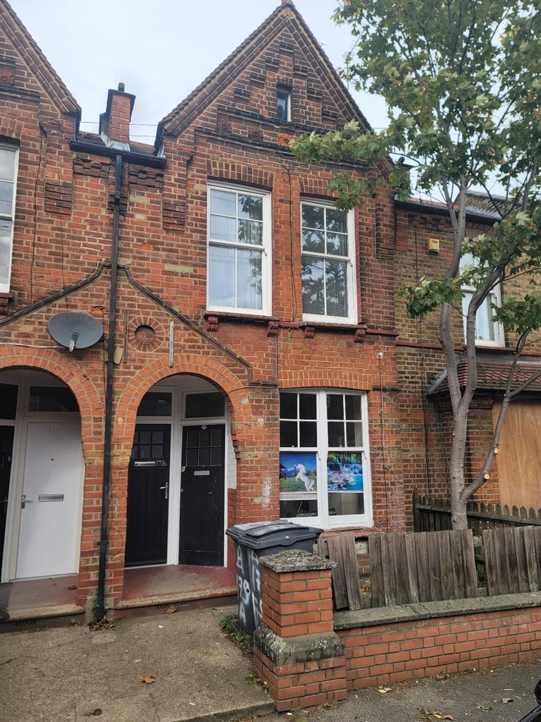 Spacious 1-Bedroom Flat for Rent in Wood green, London N22