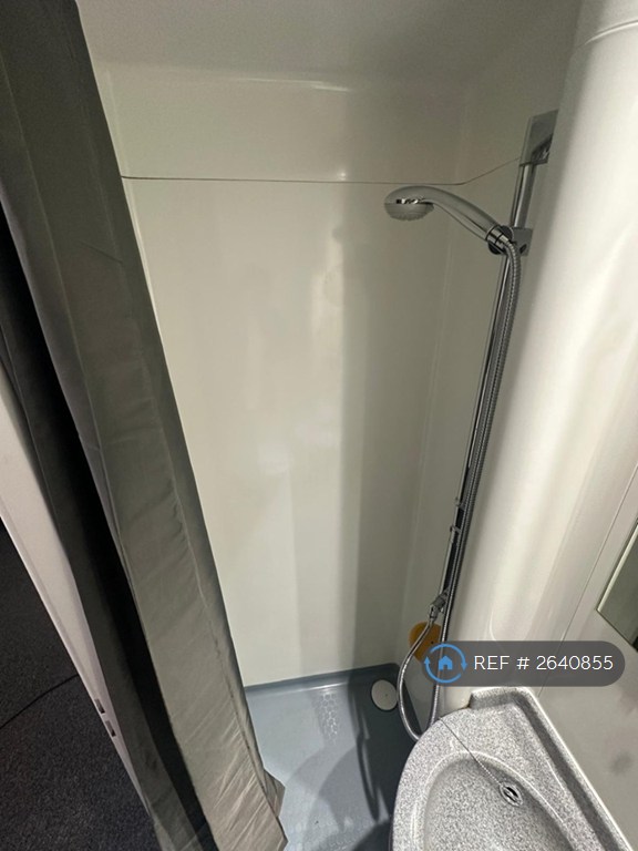 Studio flat in College House, Alum Rock, Birmingham, B8 (#2640855)
