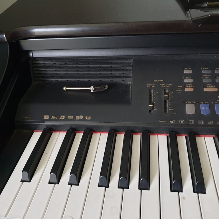 Piano/Clavinova CVP-107