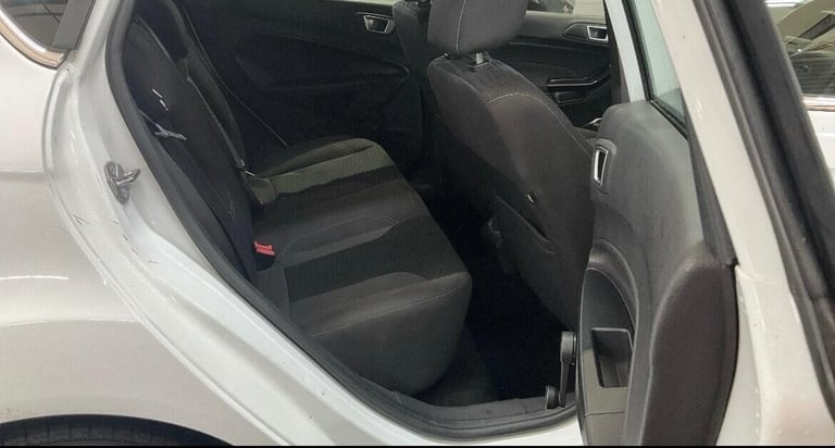 2014 Ford Fiesta 1.25 Zetec Euro 5 5dr Hatchback Petrol Manual