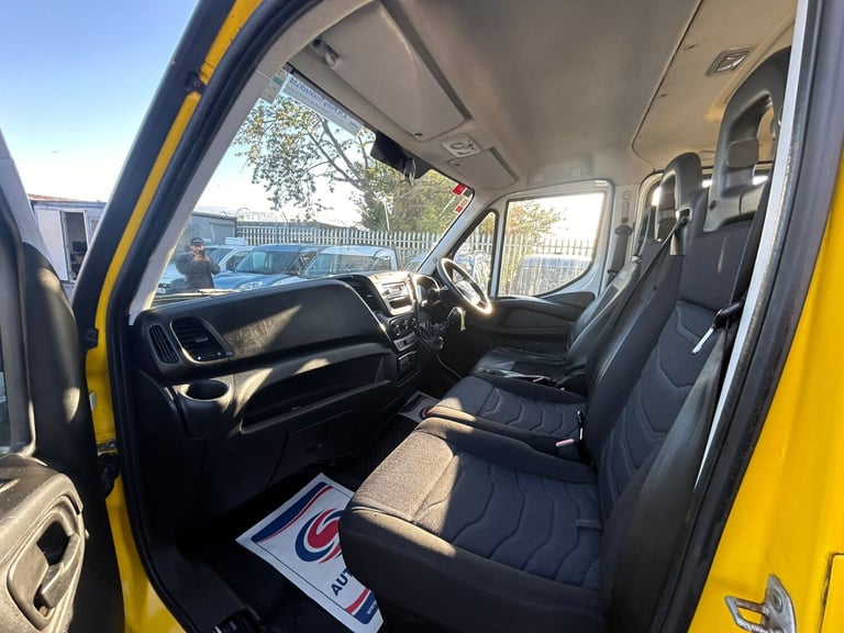2017 Iveco Daily 2.3 Crew Cab Chassis 3450 WB DC TIPPER CHASSIS CAB Diesel Manual