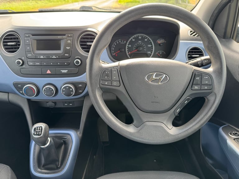 LOW MILEAGE + 2 KEYS