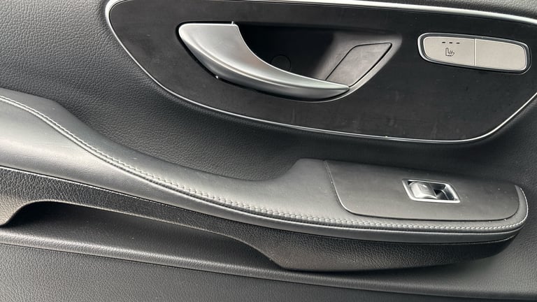2023 Mercedes-Benz V-Class 2.0 V300d AMG Line MPV 5dr Diesel G-Tronic+ Euro 6 (s/s) XLWB (237 ps)...