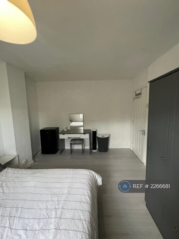 1 bedroom in Wrythe Lane, Carshalton, SM5 (#2266681)