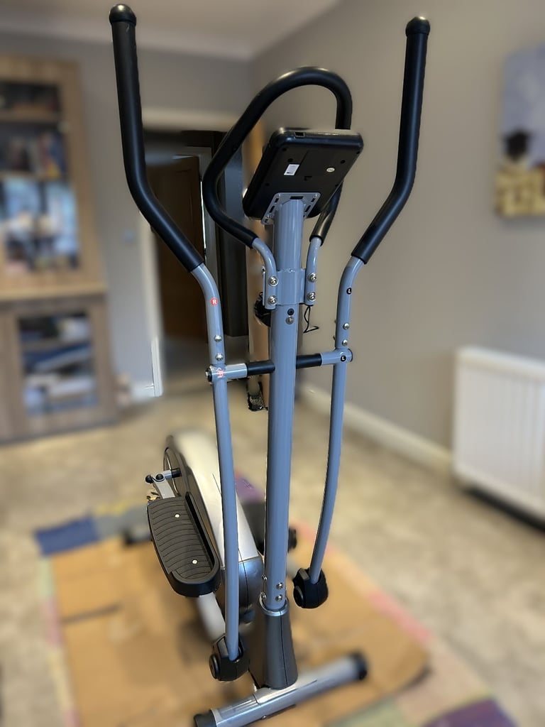 JLL Cross Trainer 