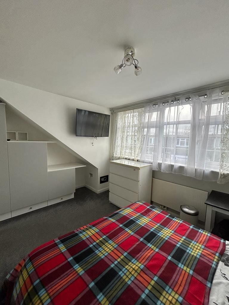 Double room for 1 person £700 pm-