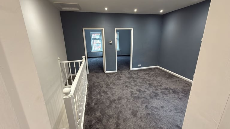 *** 2 BEDROOM FLAT*** FULLY REFURBISHED***NEAR TO STATION*** FAMILIES ONLY 