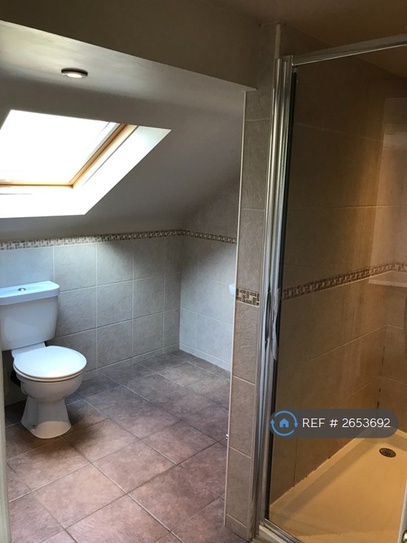 6 bedroom house in Oak Apple Crescent, Ilkeston, DE7 (6 bed) (#2653692)
