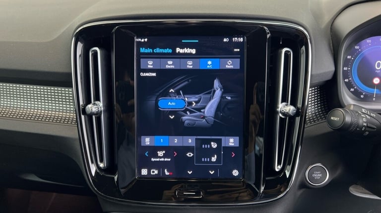 2023 Volvo XC40 Plus, B3 Mild hybrid, Petrol, Dark (360 Parking Camera, Apple Car Play) Estate Pe...