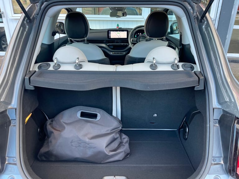 2024 Fiat 500e 42kWh La Prima Hatchback 3dr Electric Auto (118 ps) Hatchback Electric Automatic