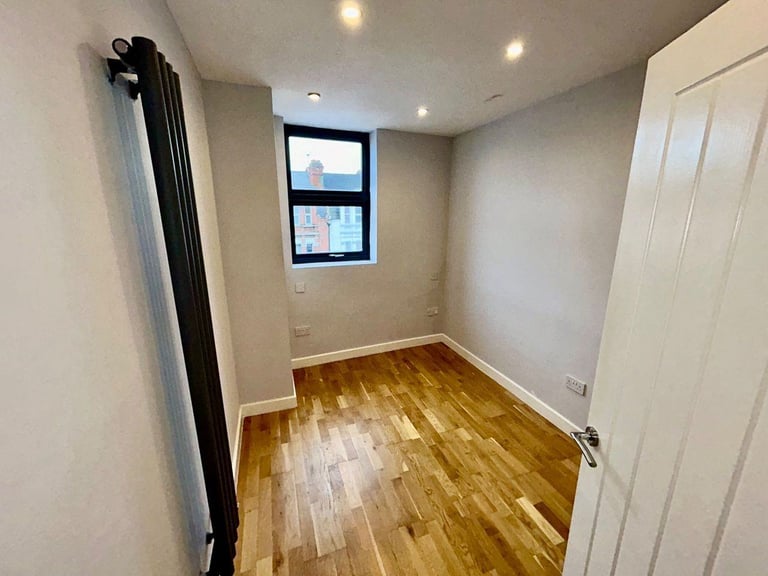 R2SA Modern 1 Bed Flat in Thornton Heath CR7