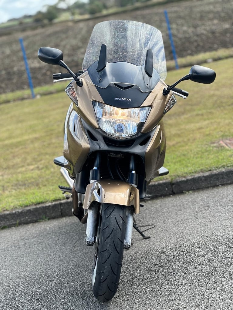 2007 Honda Deauville NT700 ABS Full Luggage Budget Bike MOT & HPI FAST DELIVERY