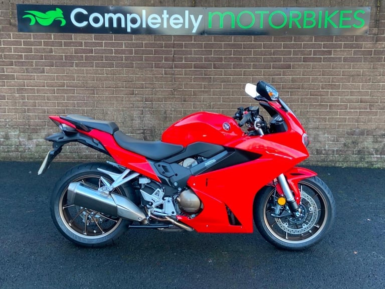 HONDA VFR800F IN RED HEATED GRIPS / 12V SOCKET FITTED JUST 1599 MILES FROM NEW