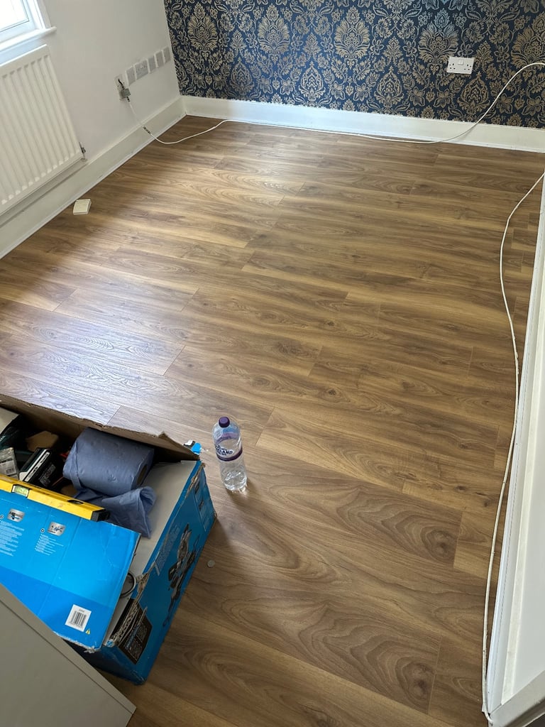 Laminate Herringbone Vinyl Flooring Paint Wallpaper Wall panelling 