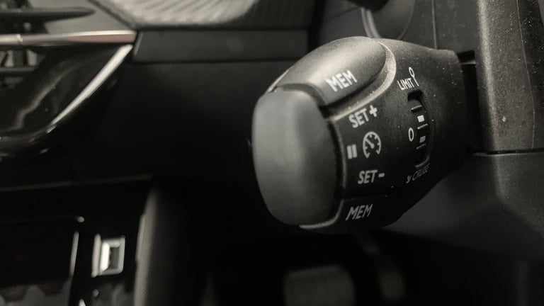 2024 Peugeot 208 50kWh E-Style Hatchback 5dr Electric Auto (7.4kW Charger) (136 ps) Hatchback Ele...