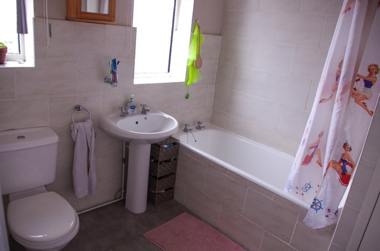 Lovely Double Room next to Freeman Hospital - No Deposit