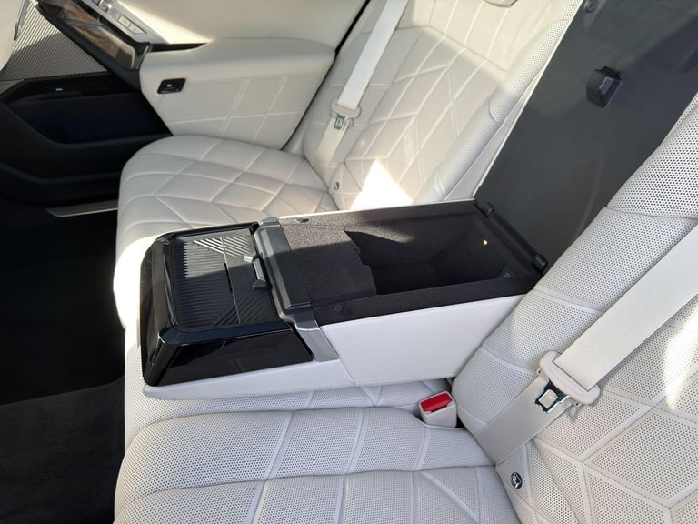 2025 BMW 7 Series 3.0 750e 22.1kWh Excellence Saloon 4dr Petrol Plug-in Hybrid Auto xDrive Eu SAL...