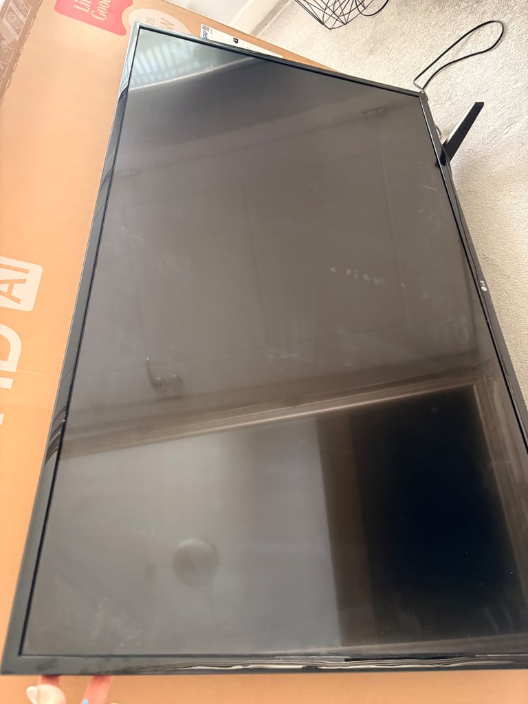 LG TV 49inch 