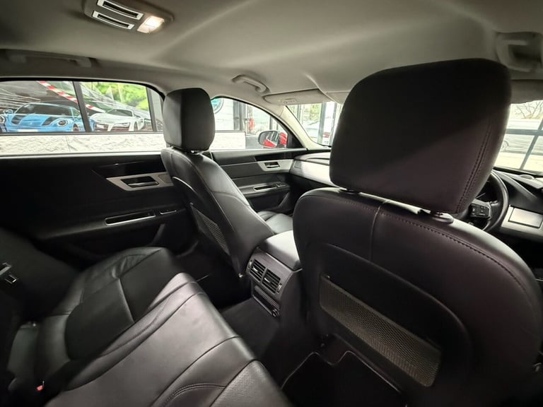 2017 Jaguar XF 2.0d Prestige 4dr Auto SALOON DIESEL Automatic