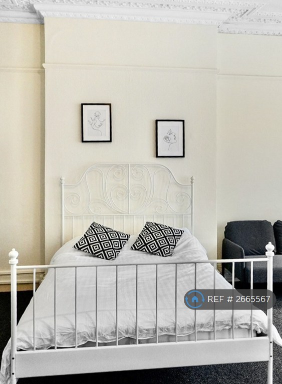 1 bedroom in Waverley Road, Redland, BS6 (#2665567)