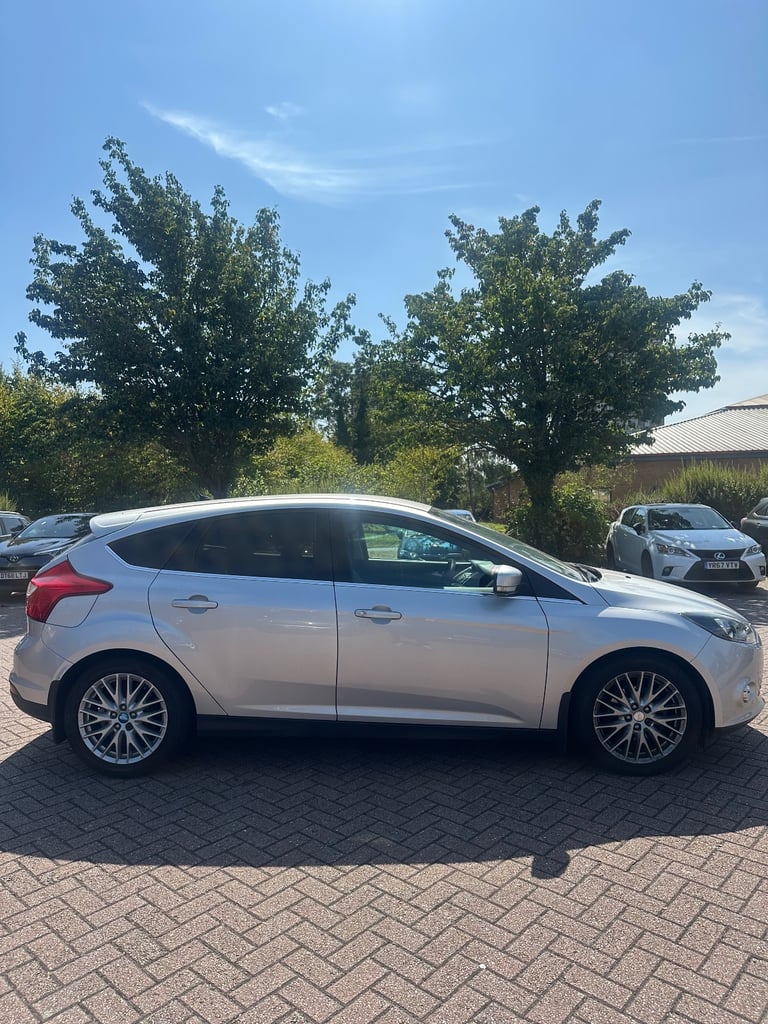 Ford, FOCUS, Hatchback, 2013, Manual, 998 (cc), 5 doors