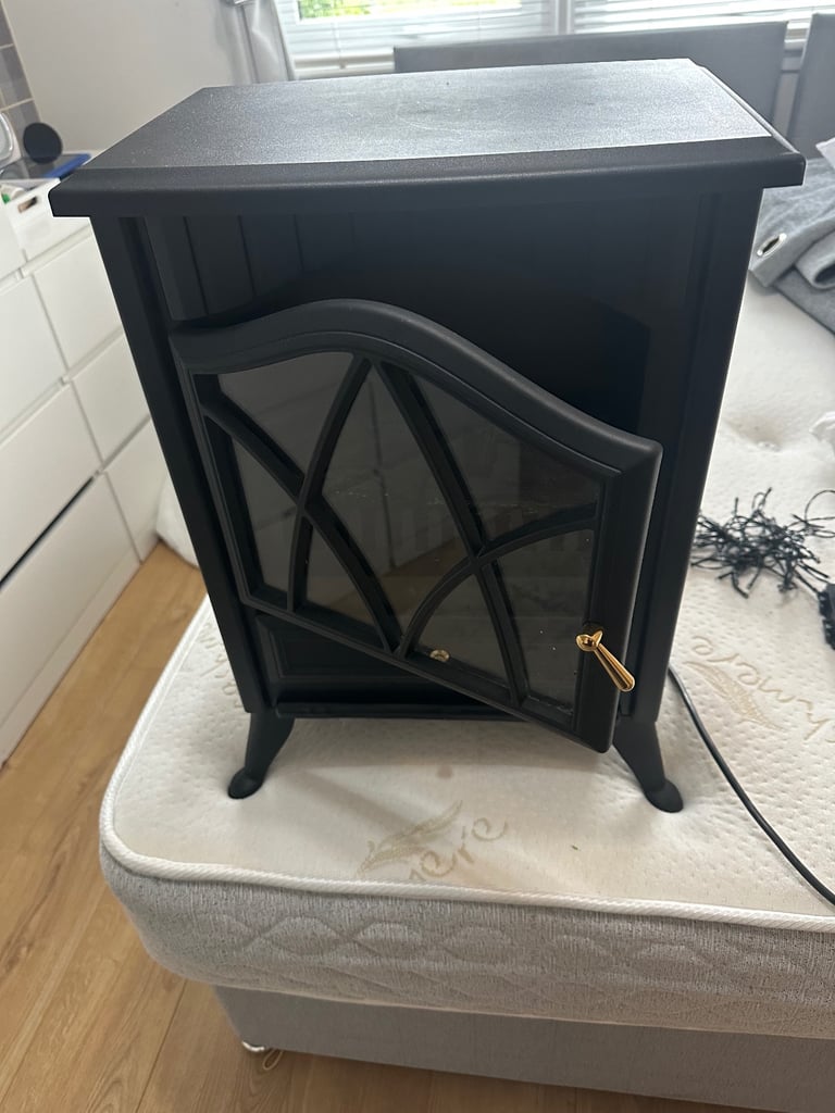 Electric flame effect heater