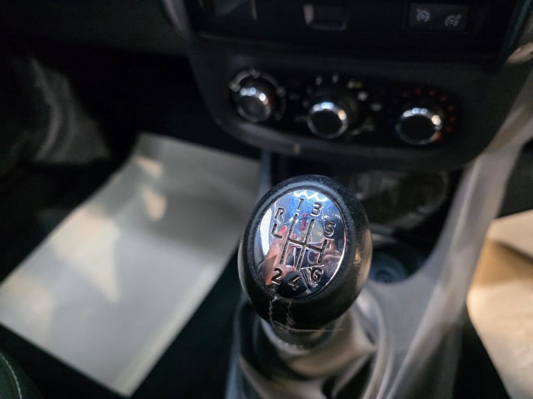 2017 Dacia Duster LAUREATE DCI Hatchback Diesel Manual