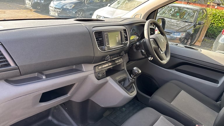 2022 Peugeot Expert Standard Diesel 1000 1.5 BlueHDi 100 Professional Premium Van Van Diesel Manual